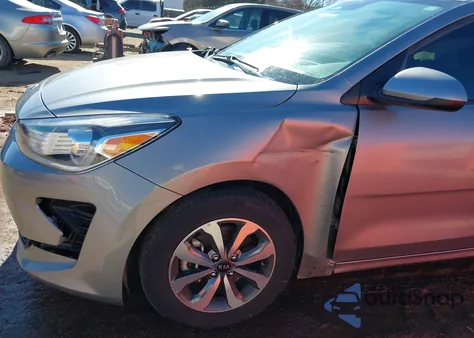 2021 Kia Rio S z USA, uszkodzony, nr VIN 3KPA24AD5ME380943